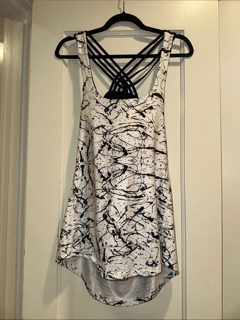 Black & White Abstract Print Crisscross Back Tank Top